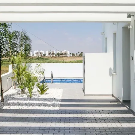 3b New Delux Pool - Dhekelia Beach Area * Larnaca