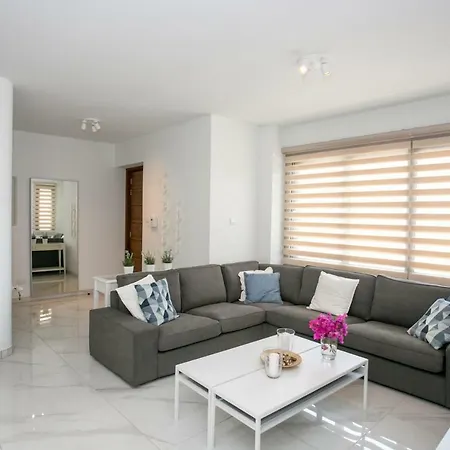 Vakantiehuis 3b New Delux Pool - Dhekelia Beach Area Larnaca