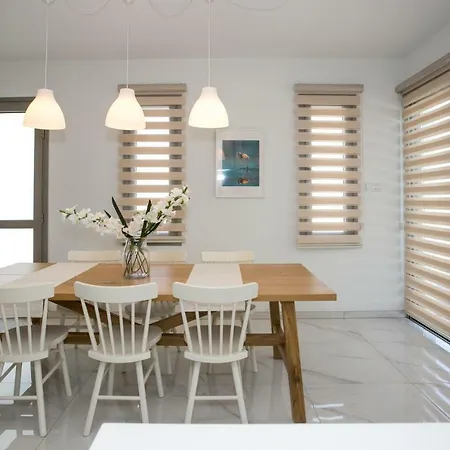 Vakantiehuis 3b New Delux Pool - Dhekelia Beach Area Larnaca