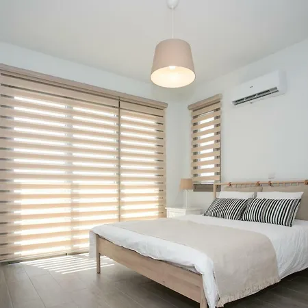 Vakantiehuis 3b New Delux Pool - Dhekelia Beach Area